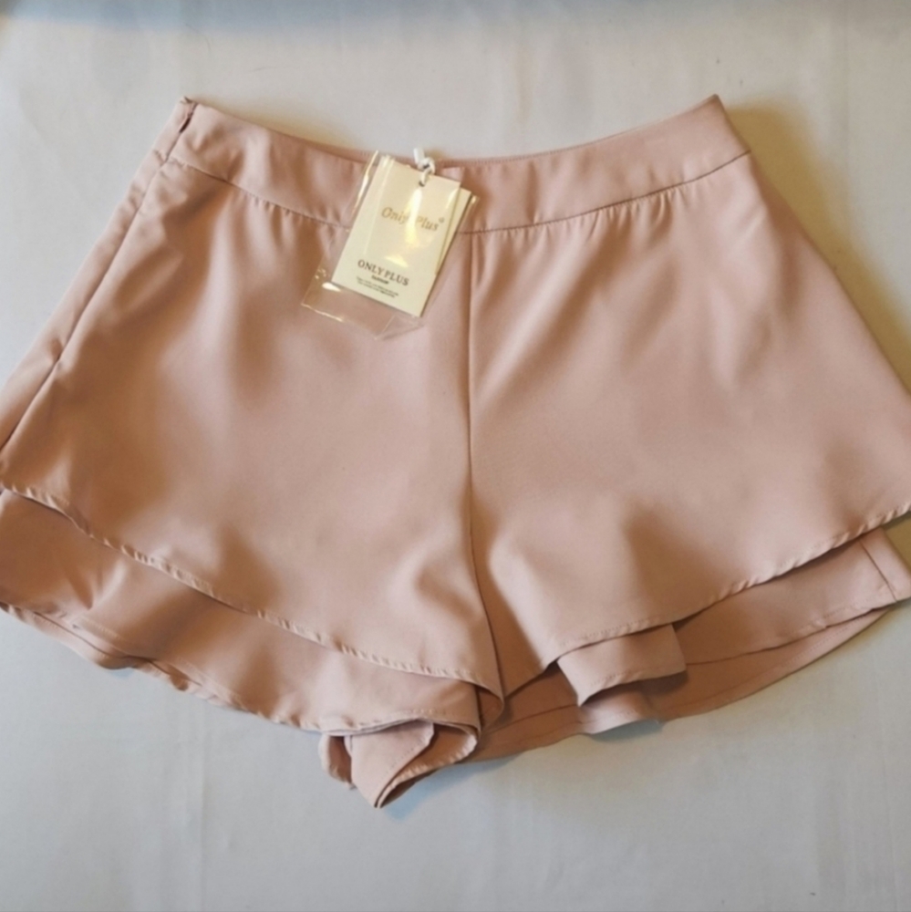 1Pink flutter shorts by Only Plus size large NWT